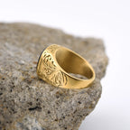 Anillo Sello Imperial Dorado · 17 Piedras