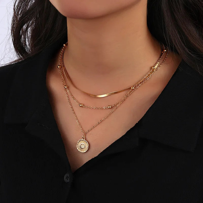 Collar Minimalista con Dije · 9 Diseños