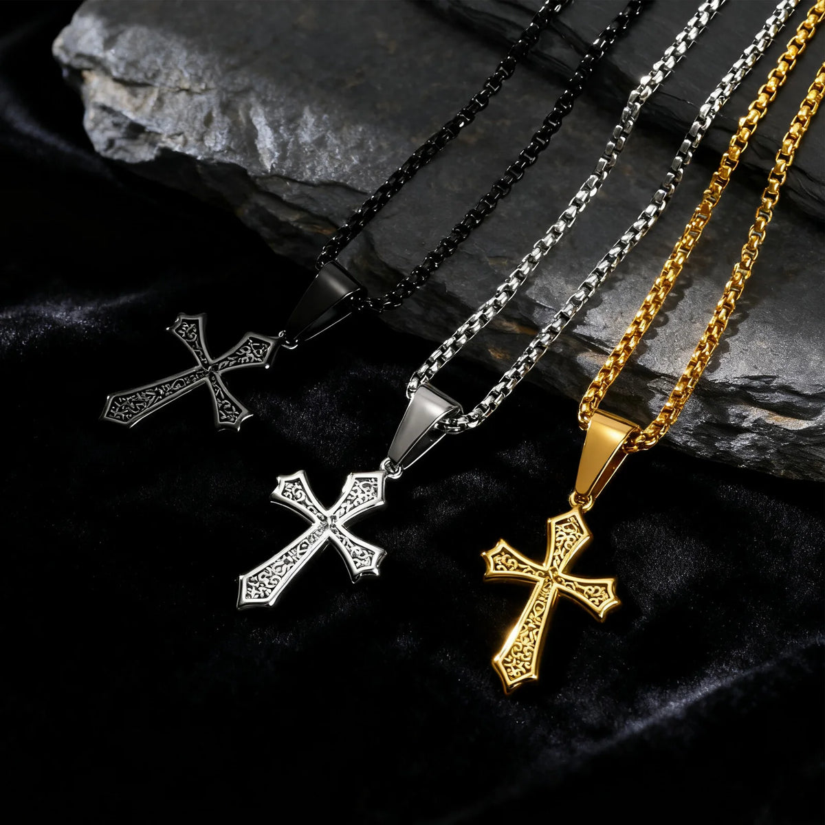 Collar Cruz Fleur de Lis