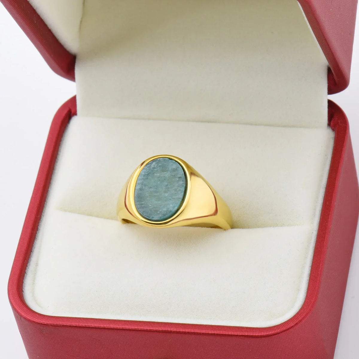 Anillo Sello Oval Dorado con Gema