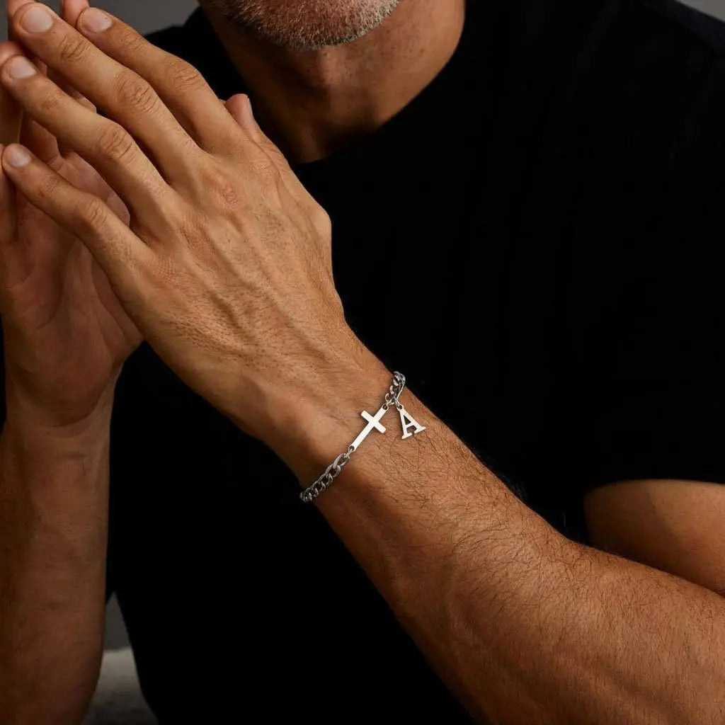Pulsera Inicial con Cruz · A a la Z