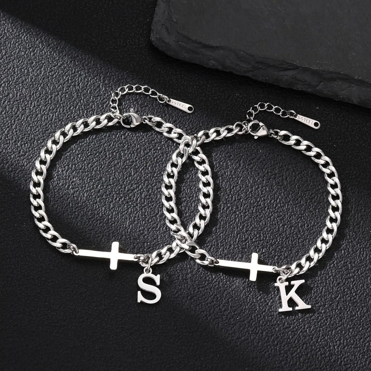 Pulsera Inicial con Cruz · A a la Z