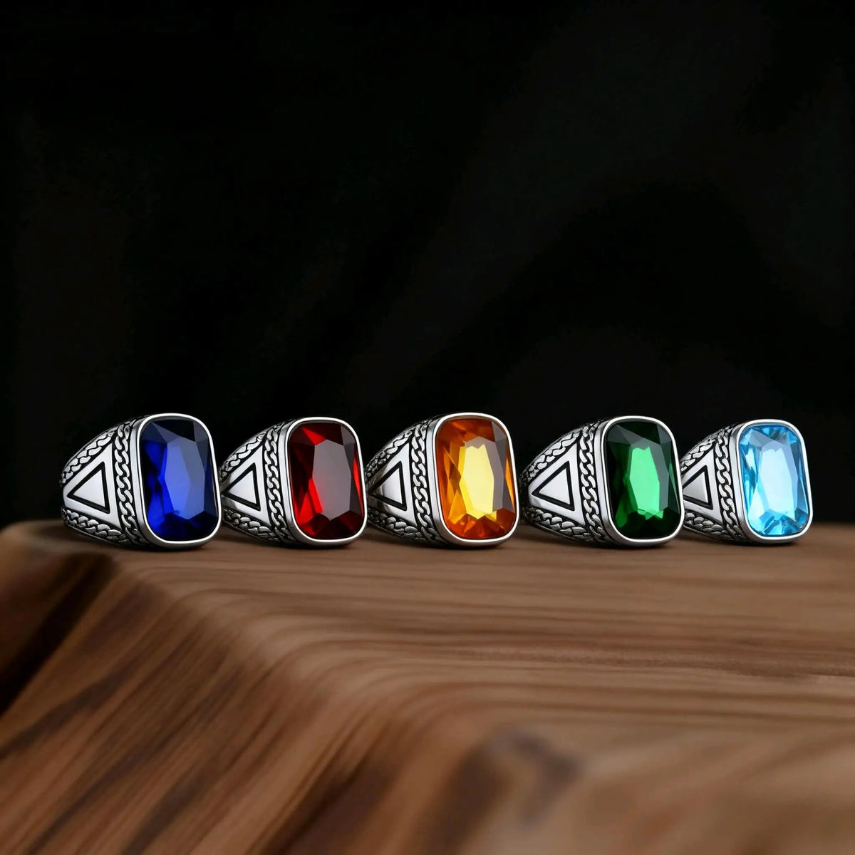 Anillo Sello Delta · 15 Piedras