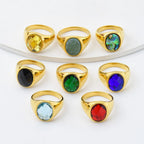 Anillo Sello Oval Dorado con Gema