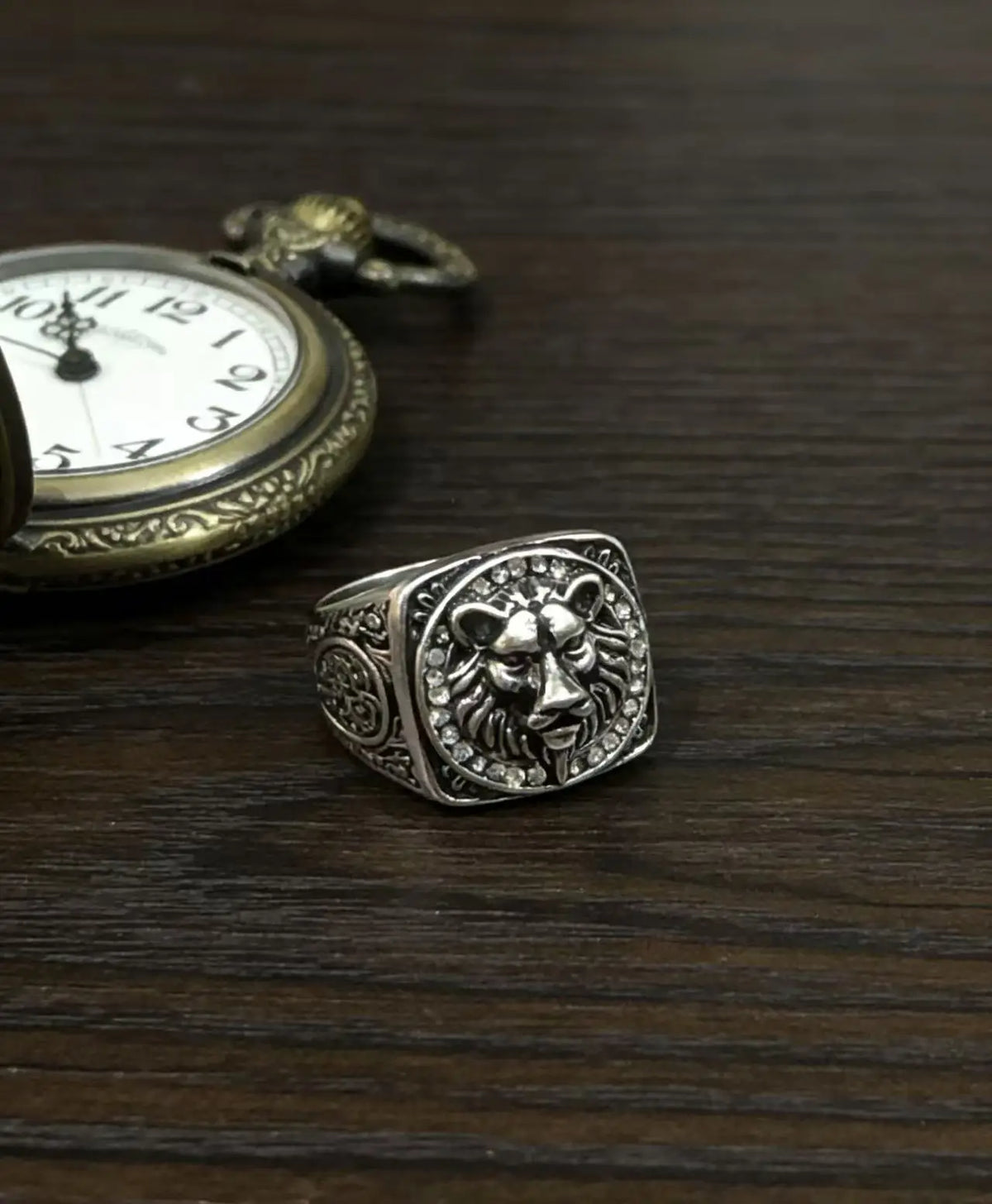Anillo León Imperial con Circones