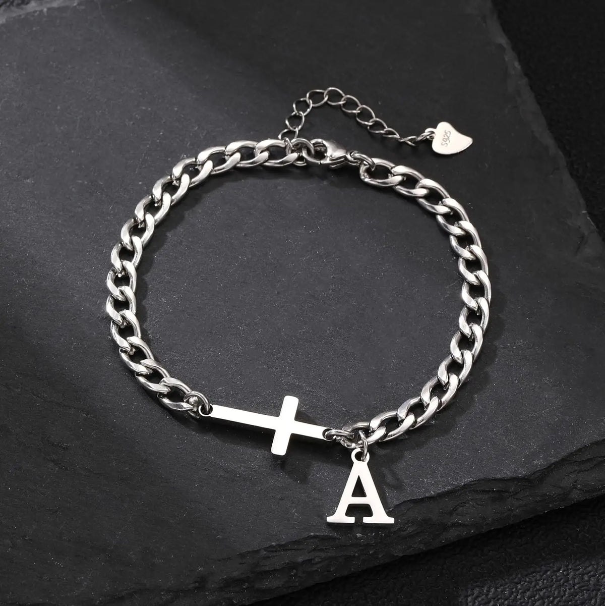 Pulsera Inicial con Cruz · A a la Z